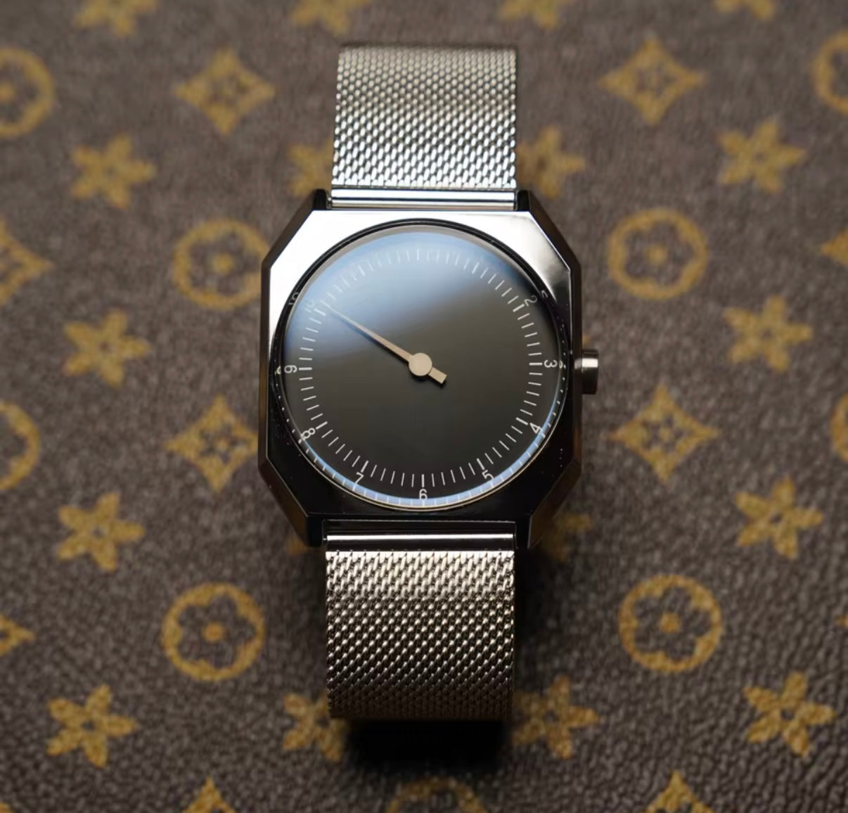 SKU Vintage Slow Watches for Man Luxury BrandHigh Quality Vintage Style Quartz rare Watch Unique Design